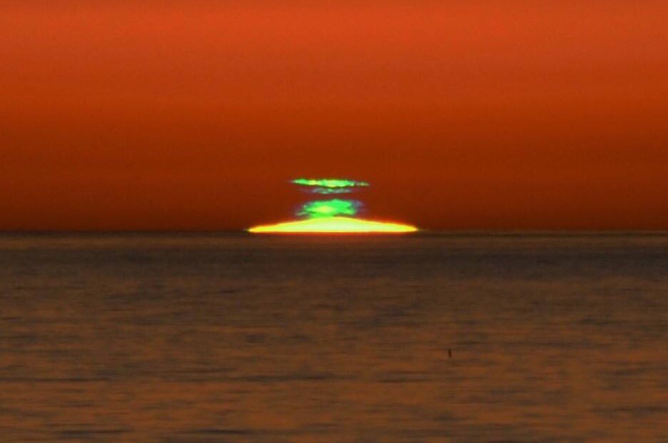 Rare Green Flash Lights Up Chilean Sunset at Cerro Pachón