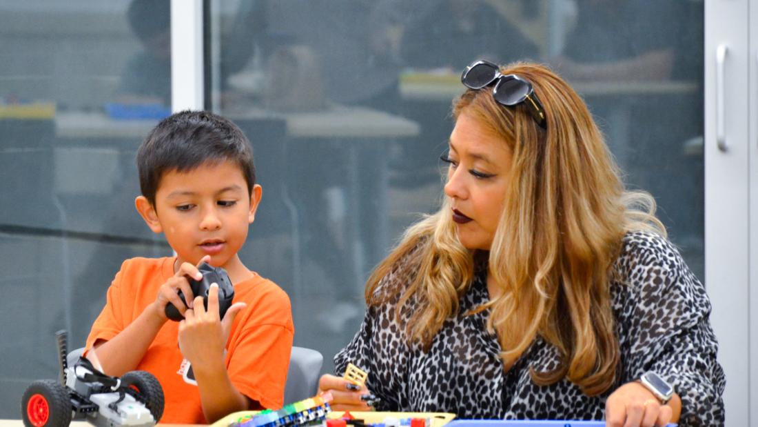 Intergeneration STEM Education Experience